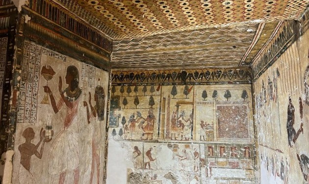 Új sírt nyitottak meg a látogatók előtt Luxorban 