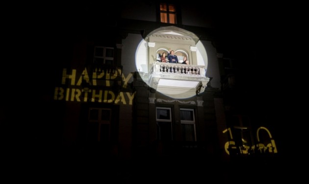 150 éves a Budapesttel egyidős szálloda, az erkélyen is táncoltak a Grand szülinapi partiján