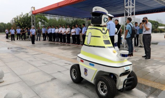 Robotjárőrök álltak szolgálatba egy kínai városban