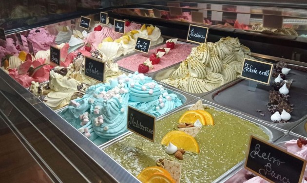 Sütemények által ihletett fagylaltvariációkat is kínál a Honey Cukrászda és Bisztró