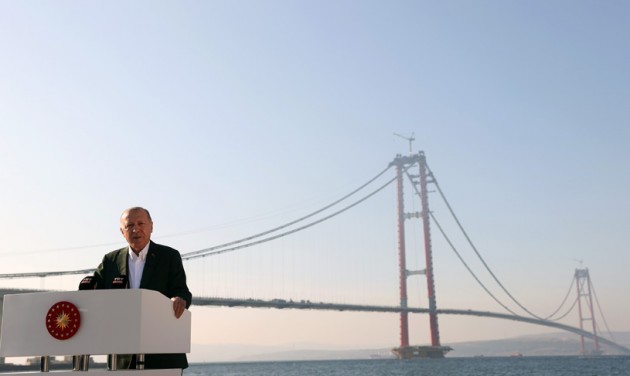 Világrekorder függőhídat adtak át Törökországban