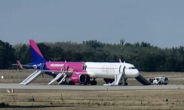 Bombafenyegetés miatt Ferihegyen szakította meg útját a Wizz Air egyik járata