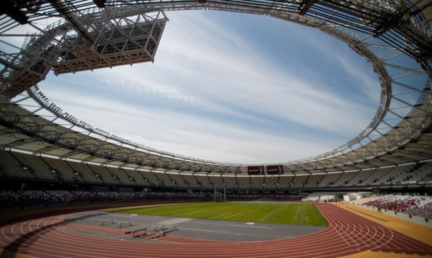 Kétszeres olimpiai bajnok avatta fel az atlétikai stadion futópályáját