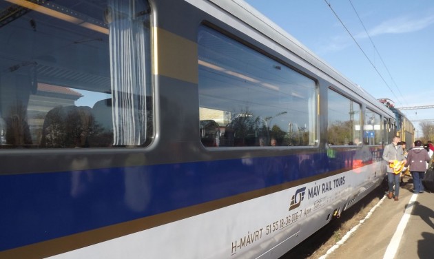 Panorámavonattal kirándultak Szegedre az utazási irodások