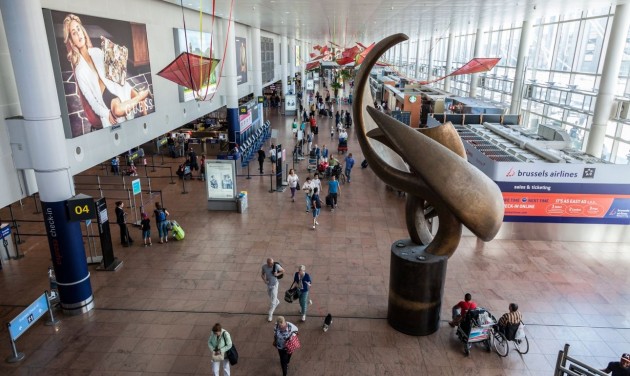 Börtönbüntetést kaptak a brüsszeli reptéren hamis teszttel lebukott utasok