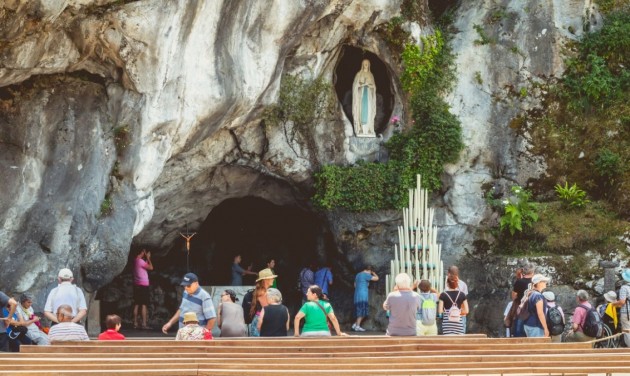 Két év után újranyílik a Lourdes-i barlangkápolna