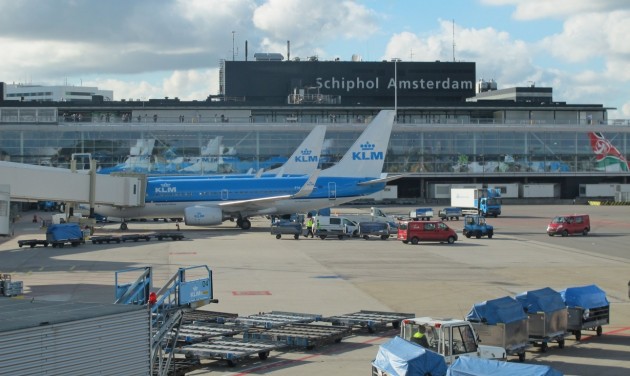 Környezetvédelmi okokból szűkíti a forgalmat az amszterdami reptéren a holland kormány