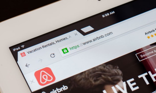 NTAK-regisztrációra kéri a házigazdákat az Airbnb