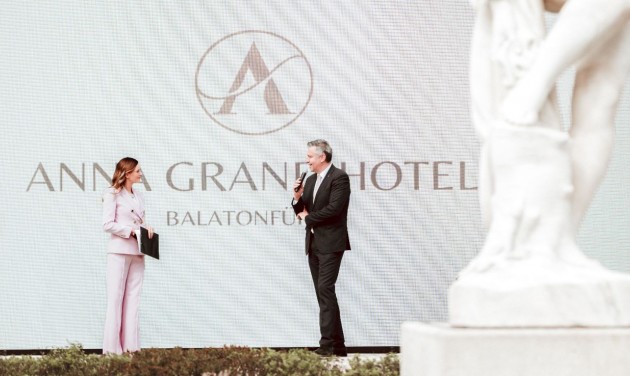 Ünnepélyes keretek között nyitott meg a megszépült Anna Grand Hotel