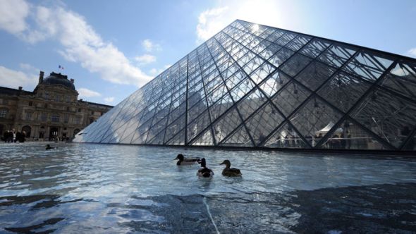 Árvíz alatt a Louvre